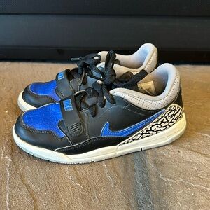 Nike Air Jordan Boys 1.5 size